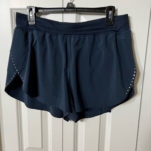 Lululemon find your pace / fast and free shorts size 10 navy